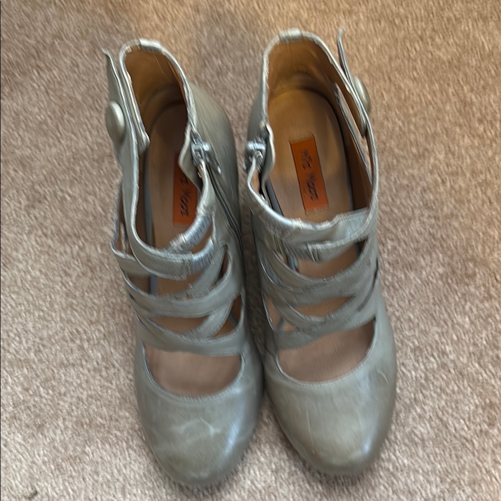 Women's Gray Strappy Heels